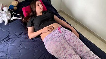 play Atingeri senzuale cu pizde adolescente si bune de pula