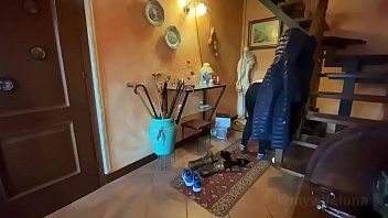 play Die rumänische Frau und ihr Mann, die in Fotzen verliebt sind, wollen immer Karotten in ihre Muschi stecken