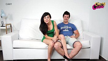 play Video xnxx mit andrea tonciu beim sex mit ihrem mann im wohnzimmer