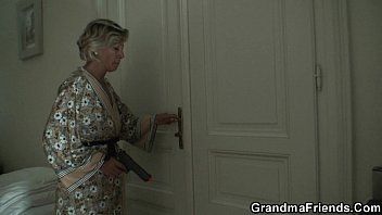 play Baba well in the room to the nephew to ask him if he shoots her because he feels like it