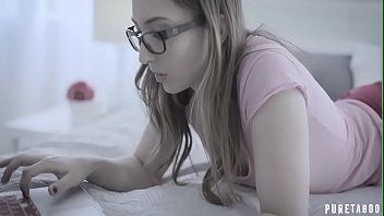 play She wants to be perfectly penetrated only in her pussies