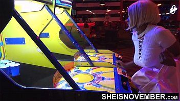 play Blondynka czuje potrzebę oralnego xxx