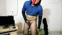 play Zweedse knapperd met grote lul gaat naar porno