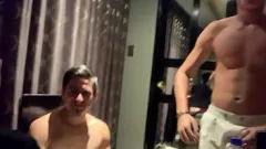 play Chicos heterosexuales divirtiéndose: desconocidoveneco D, Drill Victor, Sabednego Bravo