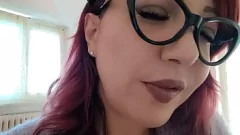play Sexy Milf enthüllt ihre ungezogenen Geheimnisse: Amateur Big Tits & Dirty Talk