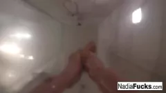 play Masturbacja lasu Nadii White: hardcore spotkanie z jej dużymi cyckami i puszystą cipką